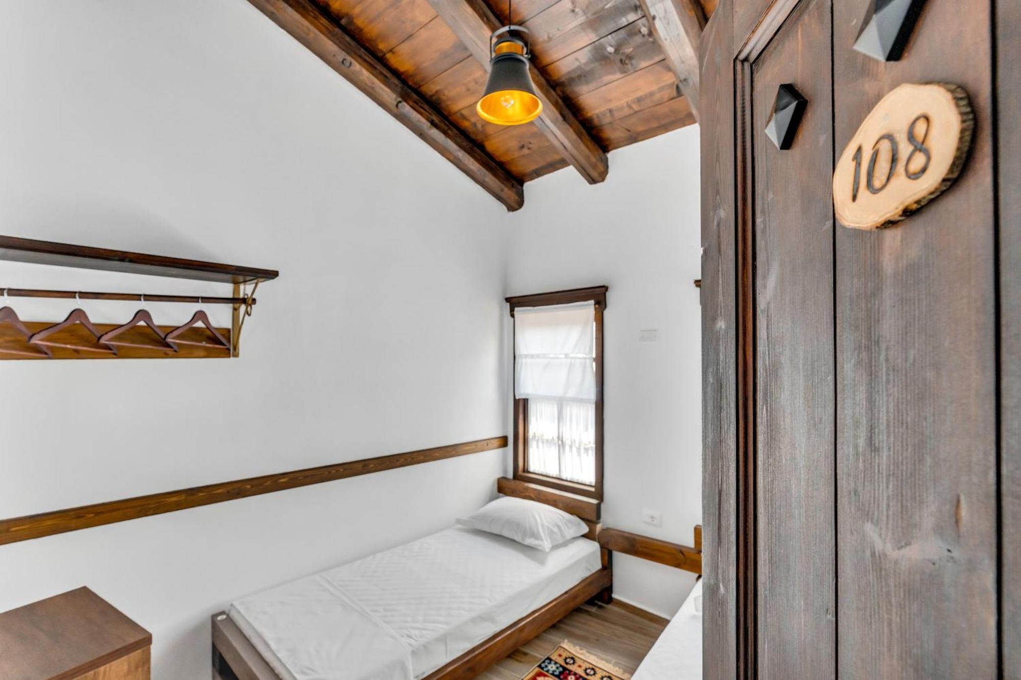 Hotel Bohem Berat Bagian luar foto