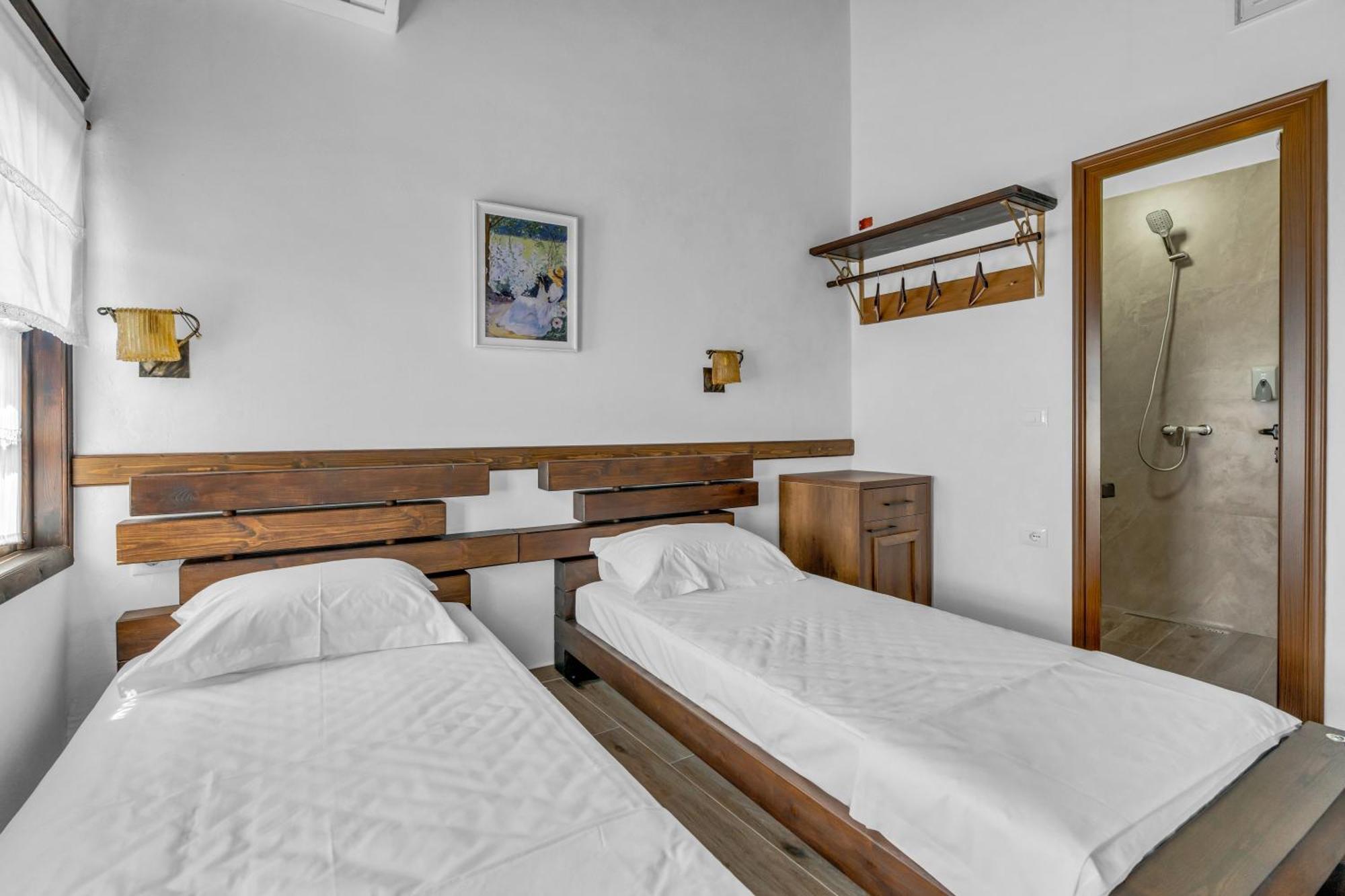 Hotel Bohem Berat Bagian luar foto