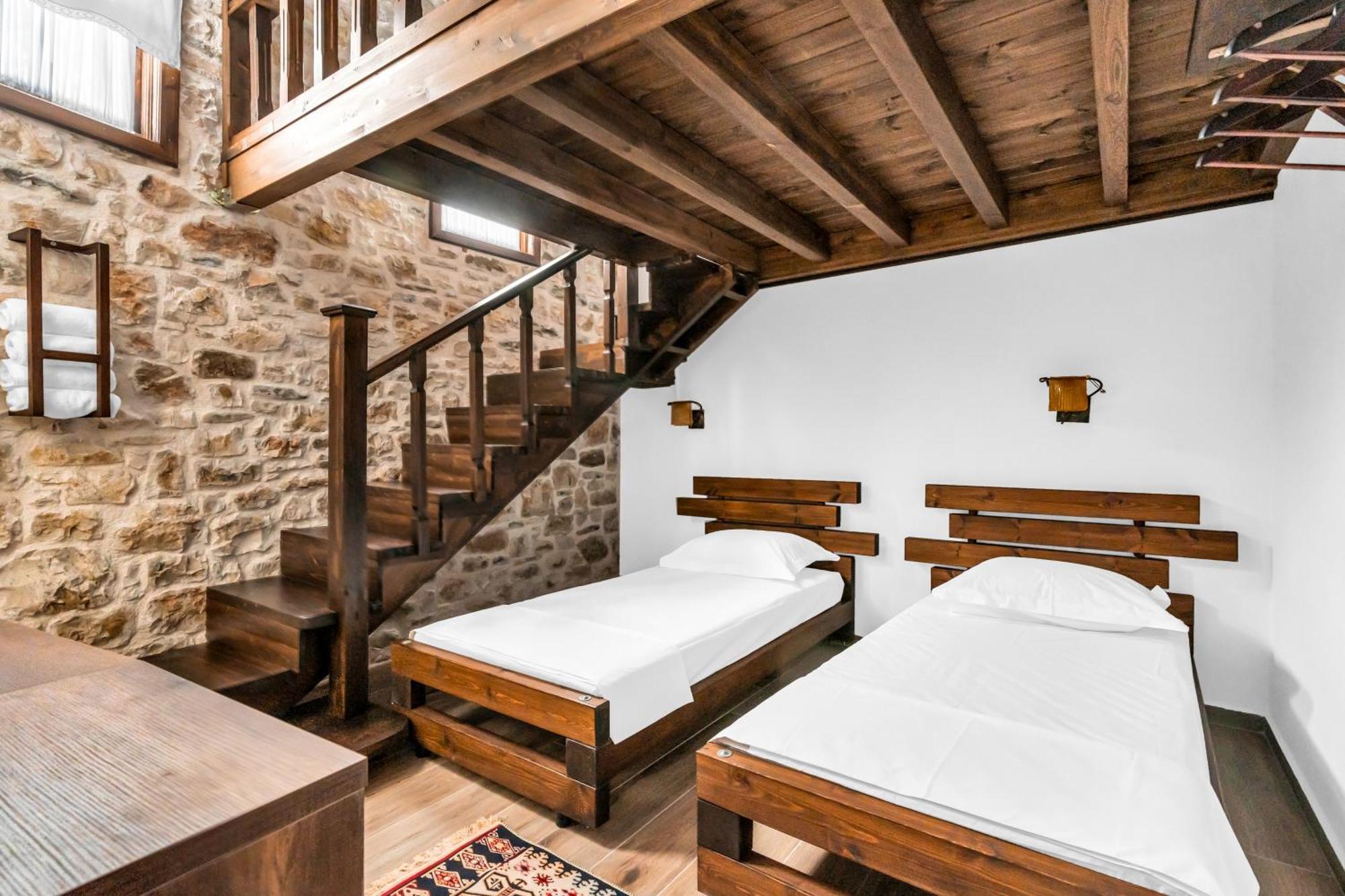 Hotel Bohem Berat Bagian luar foto