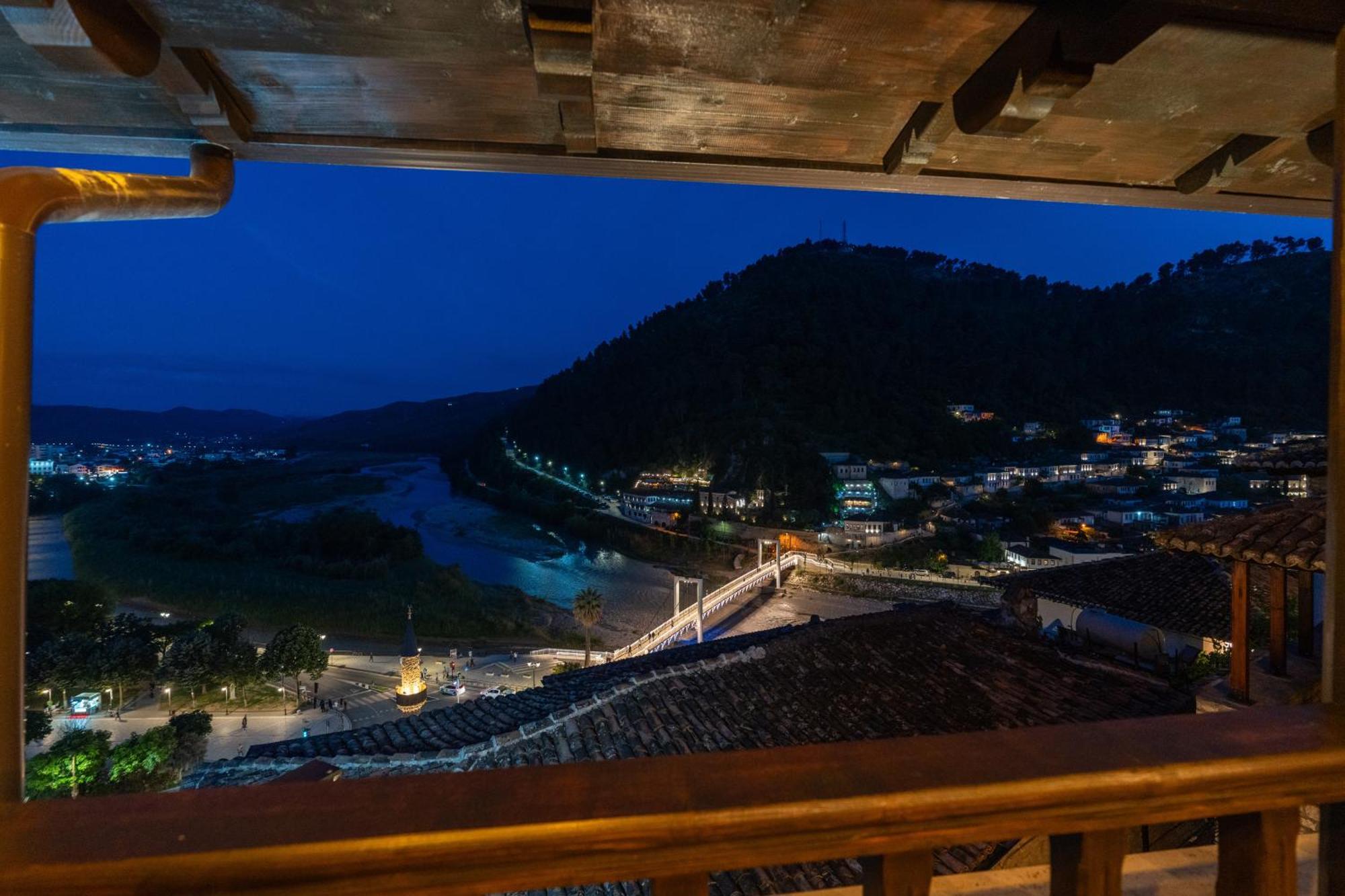 Hotel Bohem Berat Bagian luar foto