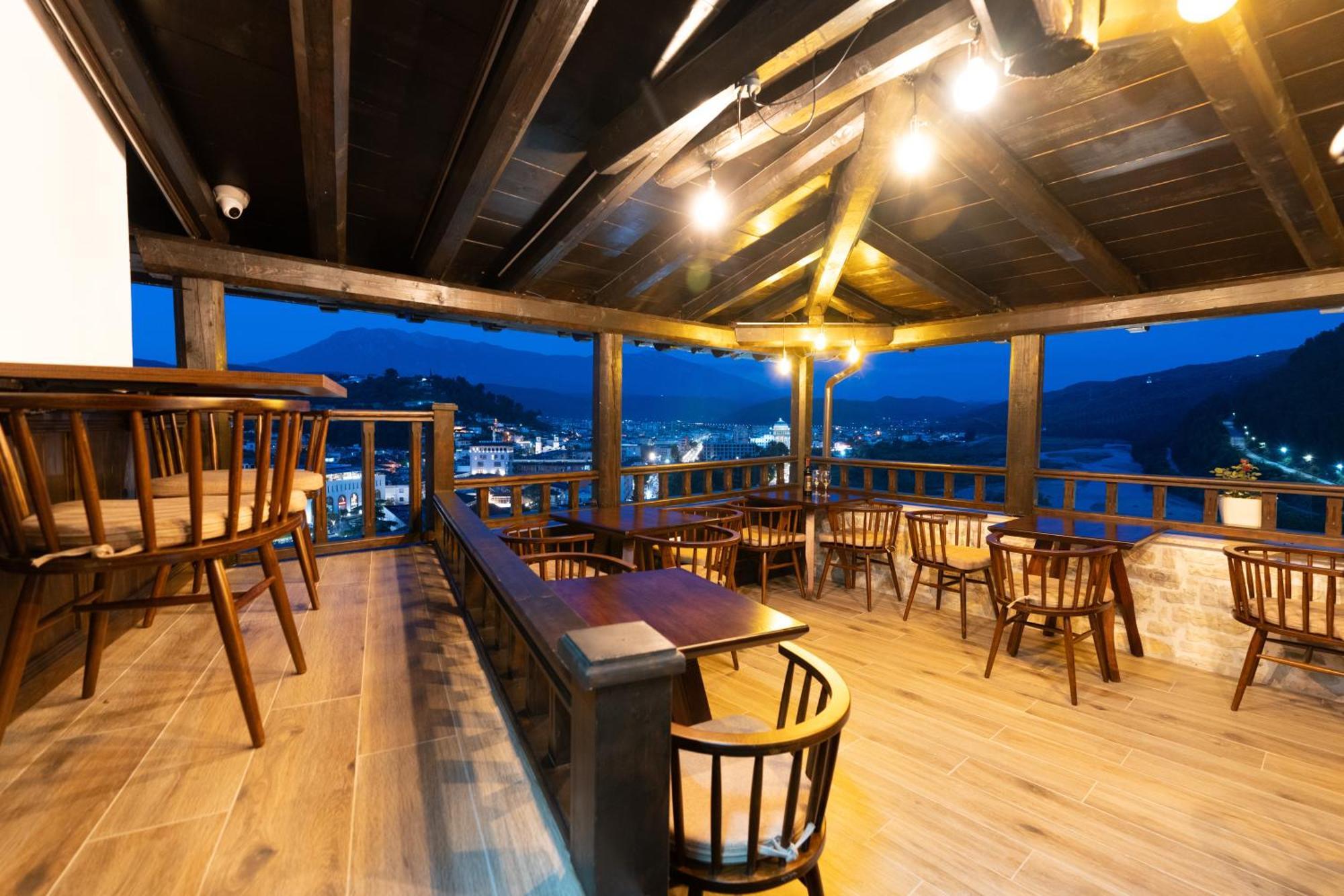 Hotel Bohem Berat Bagian luar foto